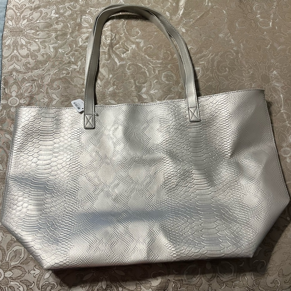 NEW! Large Silver Bath and Body Works Zip Tote